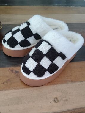 Plush Checkerboard Platform Slippers - Black & White